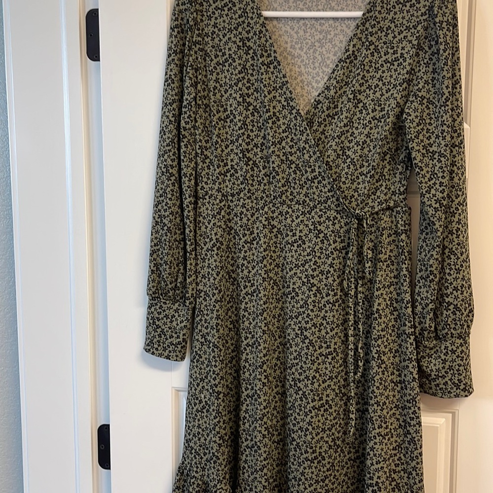 Green maternity dress